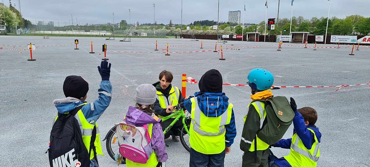 Cykelskola för barn med Stockholm Bike