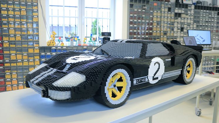 Le Mans-ban egy LEGO-kockákból épített Ford GT versenyautót is kiállítanak