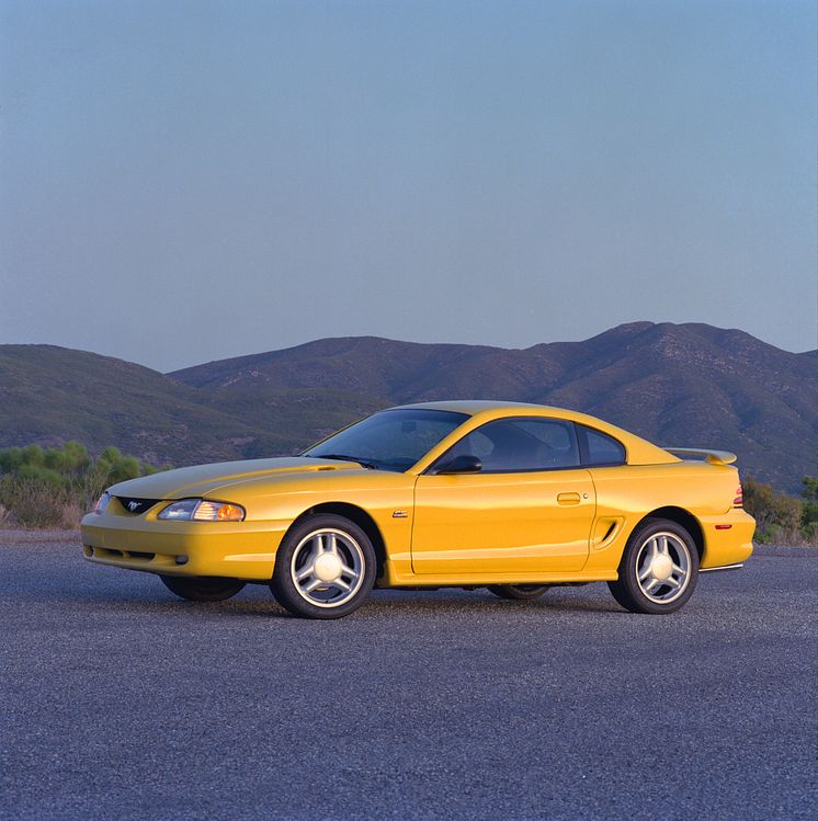 1994-Gen4_ford_mustang_gt_coupe.jpg