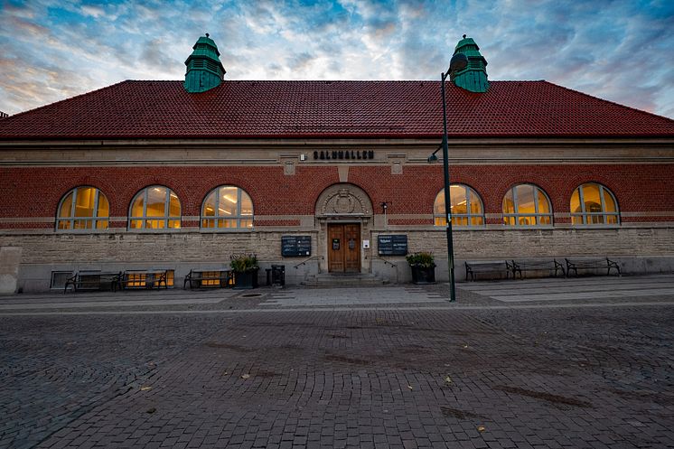 Saluhallen front.jpg