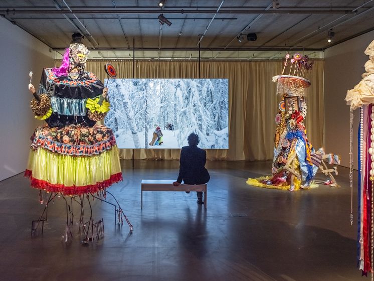 Valeria Montti Colque, installationsvy Cosmonación – Modersberget, Bonniers Konsthall, 2025