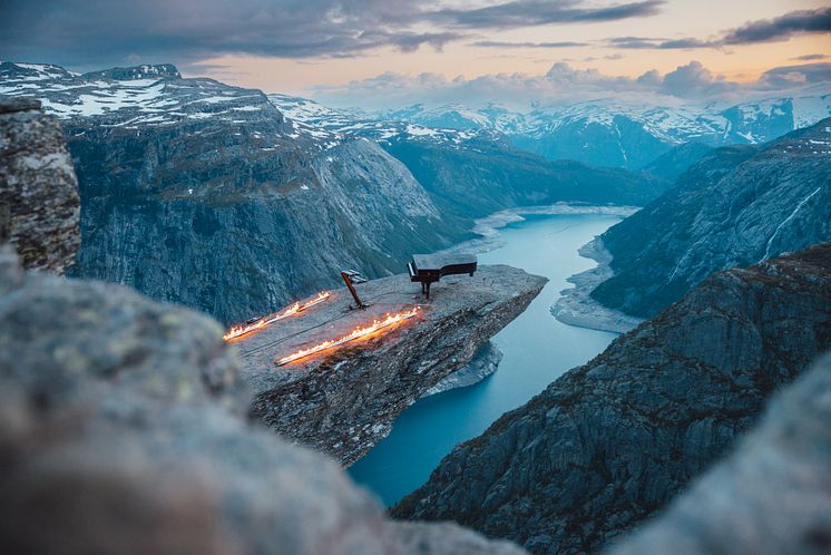 KYGO performance on Trolltunga