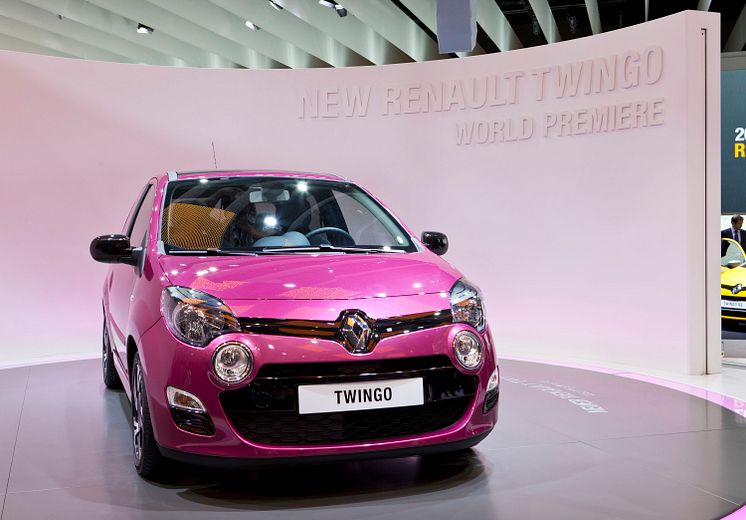 En markant front med et stort logo er del af Renaults nye designfilosofi