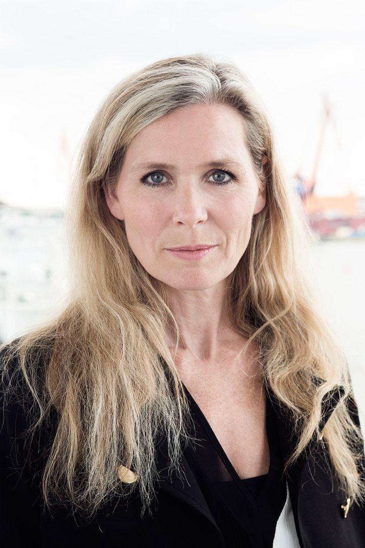 Katrín Hall får förlängt förordnande som konstnärlig chef för GöteborgsOperans Danskompani.