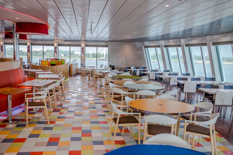 Restaurant auf Scandlines' neuer Hybridfähre "Berlin"