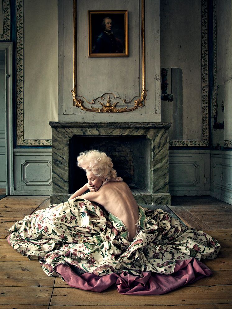 Pressbild: Anna Järvinen som Marie Antoinette i "Alla ska dö men jag ska dö först" Drottningholms Slottsteater 21 september