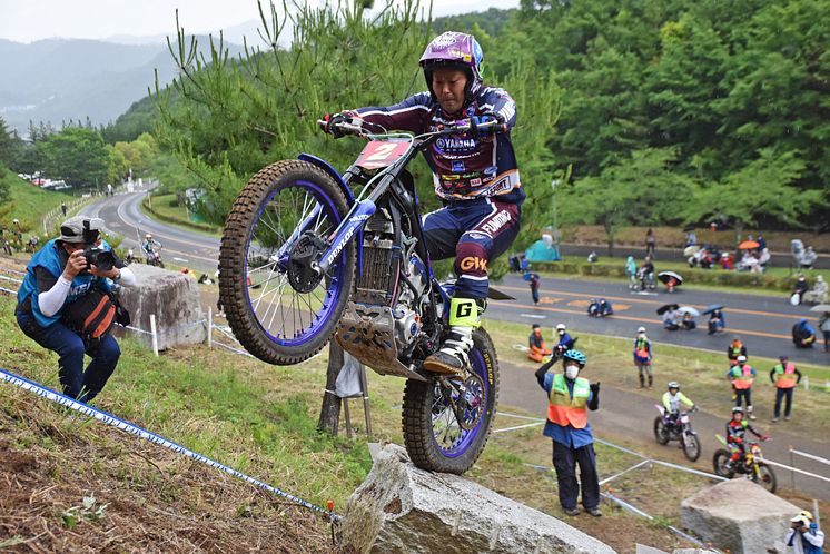 2021053104_007xx_JTR_Rd2_野崎選手_4000