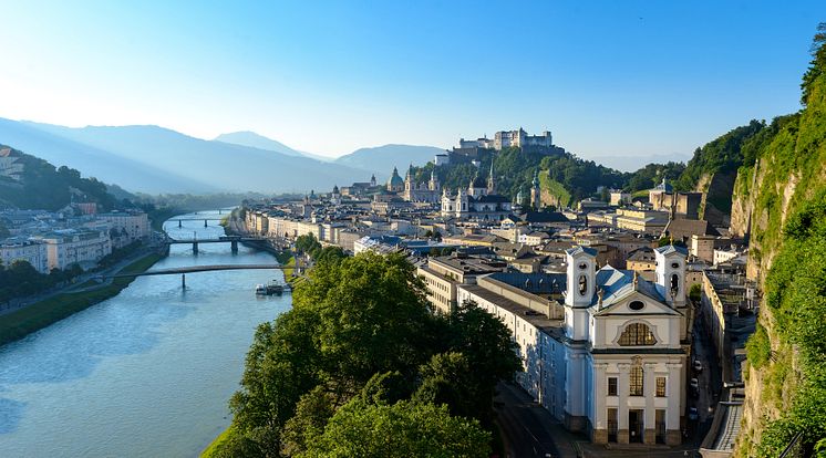 Salzburg_Altstadt_Salzach_Tourismus