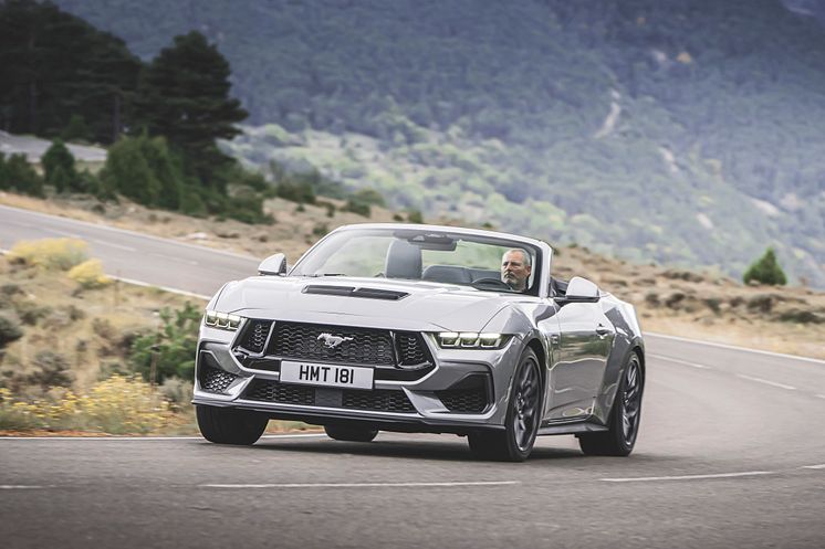 2024 FORD MUSTANG CONVERTIBLE (15)