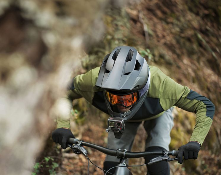 Osmo Action 5 Pro_Outdoor KV_Mountain Cycling.jpg
