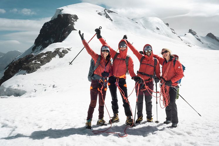 Rope_Team_Before_Ascent_shot_by_Switzerland_Tourism-Caroline_Fink-1-5