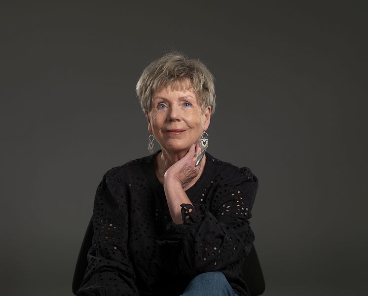 OriginalRgb_Portrett_Karin_Fossum.jpg