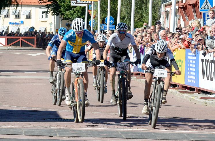 Lucas Eriksson, Serneke Allebike CK, (nr 309) vann spurten i Cykelvasan 2016
