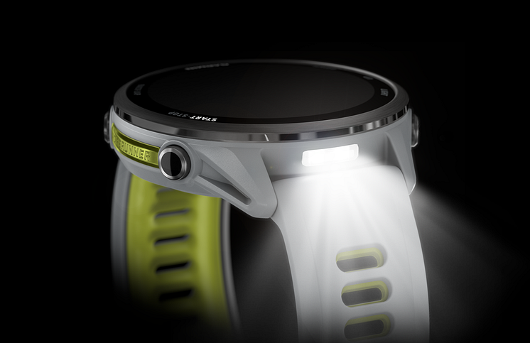 Forerunner970_WhitestoneAmpYellow_HR_Flashlight.png