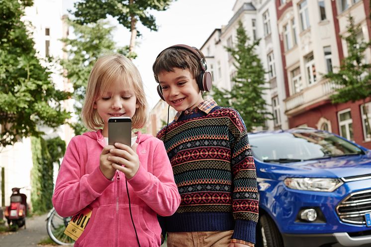 Ford SYNC sekä Jali ja suklaatehdas viihdyttävät Fordin lapsimatkustajia