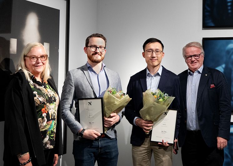 Daniel Bojar och Hans Chen tillsammans med Christina Backman och Göran Bengtsson från Hasselbladstiftelsen