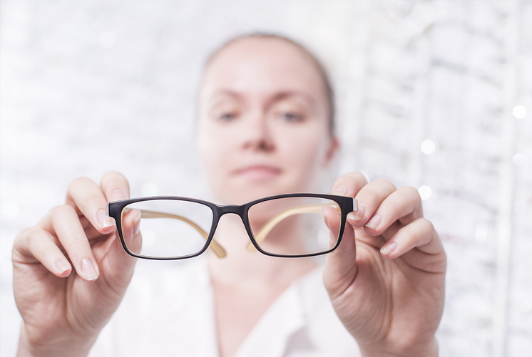 hoya-blog-header-What Eye Care Professionals Should Look for When Selecting Progressive Lenses for Their Practice