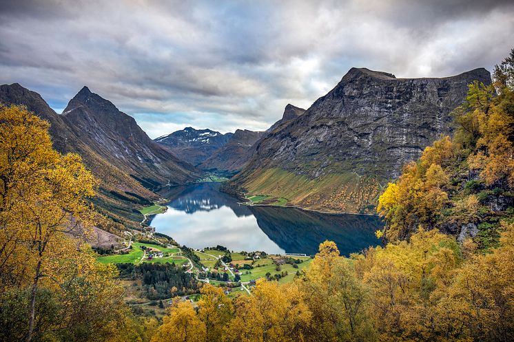 Urke by the Hjørundfjord. 