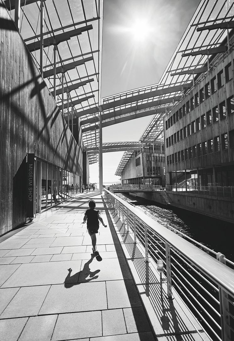 Astrup Fearnley Museum child running