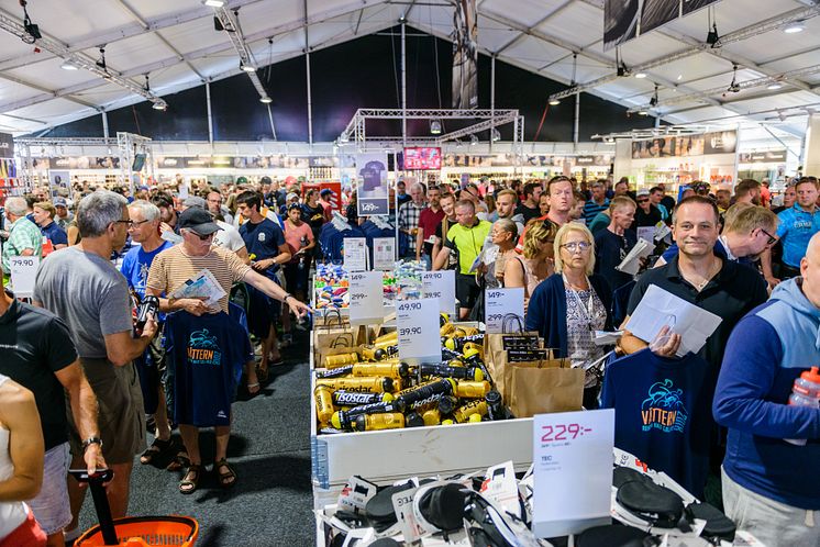 Stadium-butik Vättern. Foto Petter Blomberg/Vätternrundan