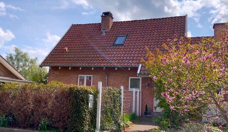 Lindab og Teknologisk Institut har gennemført radonmålinger for at dokumentere, hvilken effekt balanceret mekanisk ventilation har på reduktion af radon i et almindeligt dansk hus. Resultatet viser en effekt på 48 procent.