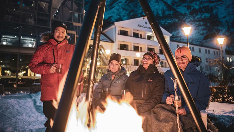 Avslutt dagen rundt bålpanna med varm drikke og marshmallows 