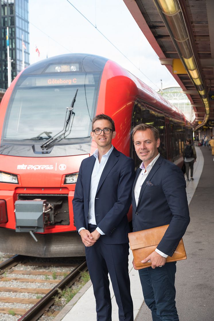 Peder Osterkamp, kommersiell chef MTR Express och Andreas Tornberg, vd Branding Sales.