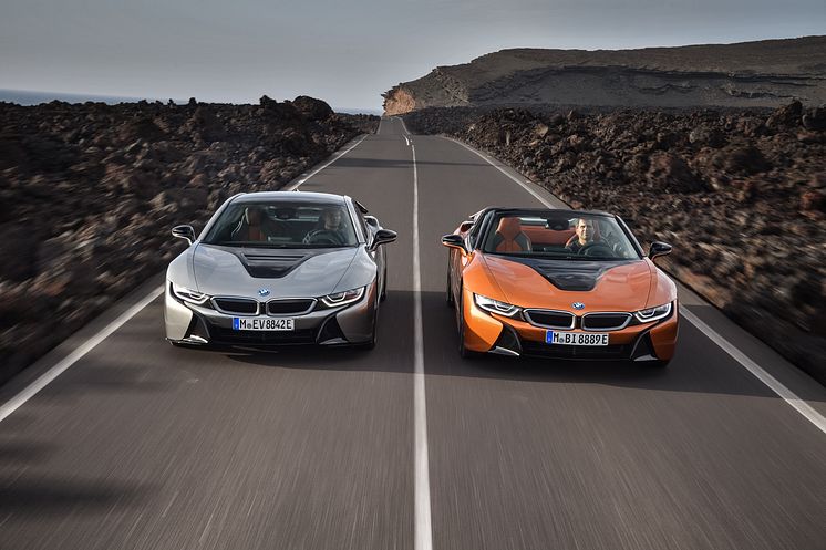 BMW i8 Roadster & BMW i8 Coupe