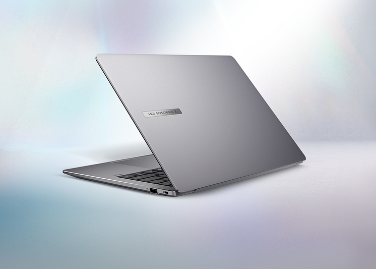 2024-08-29_ASUS_ExpertBook_P5_Product_Photo_02.png