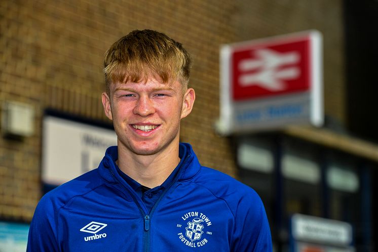 Luton Town FC academy players score free rail passes