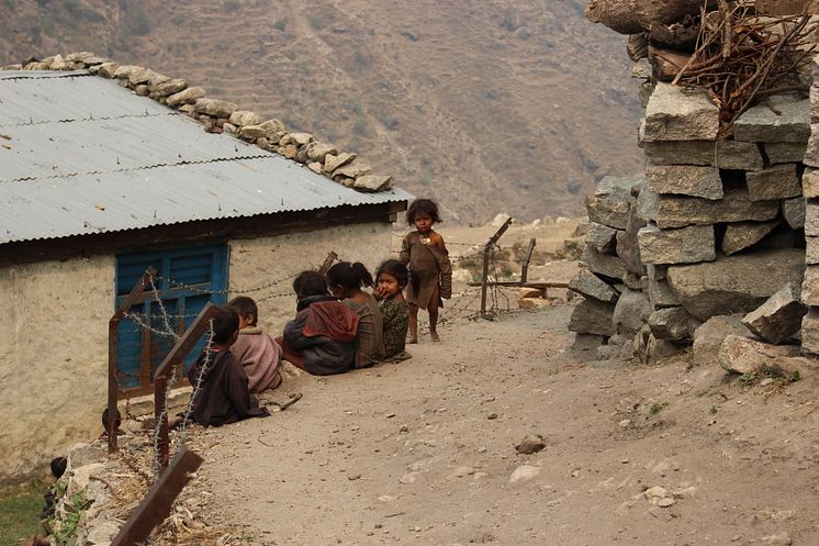 Barn i Mangri. Foto Matilda Hector