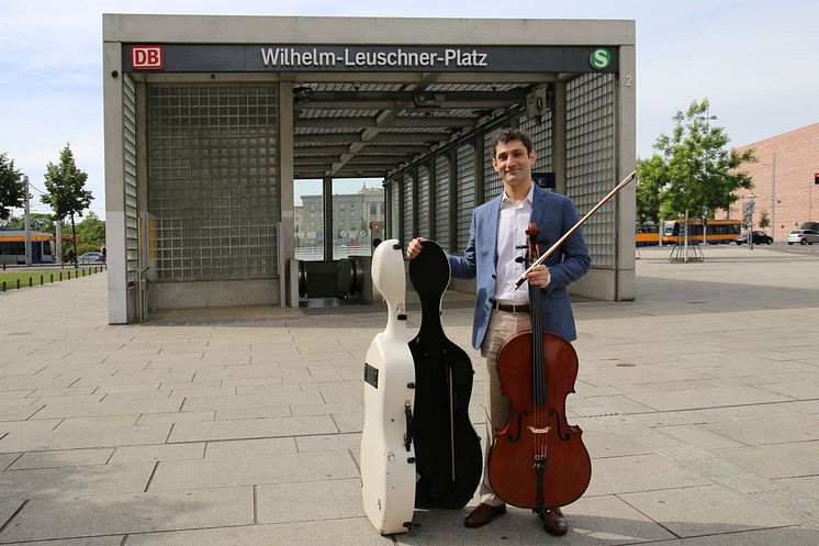 Dale Henderson in der Leipziger City am Wilhelm-Leuschner-Platz