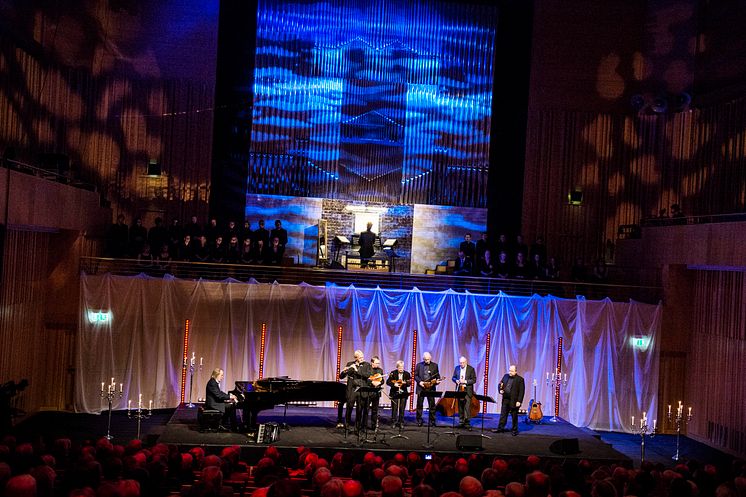 Benny Andersson uruppför sitt verk specialskrivet för Luleå tekniska universitets nya orgel