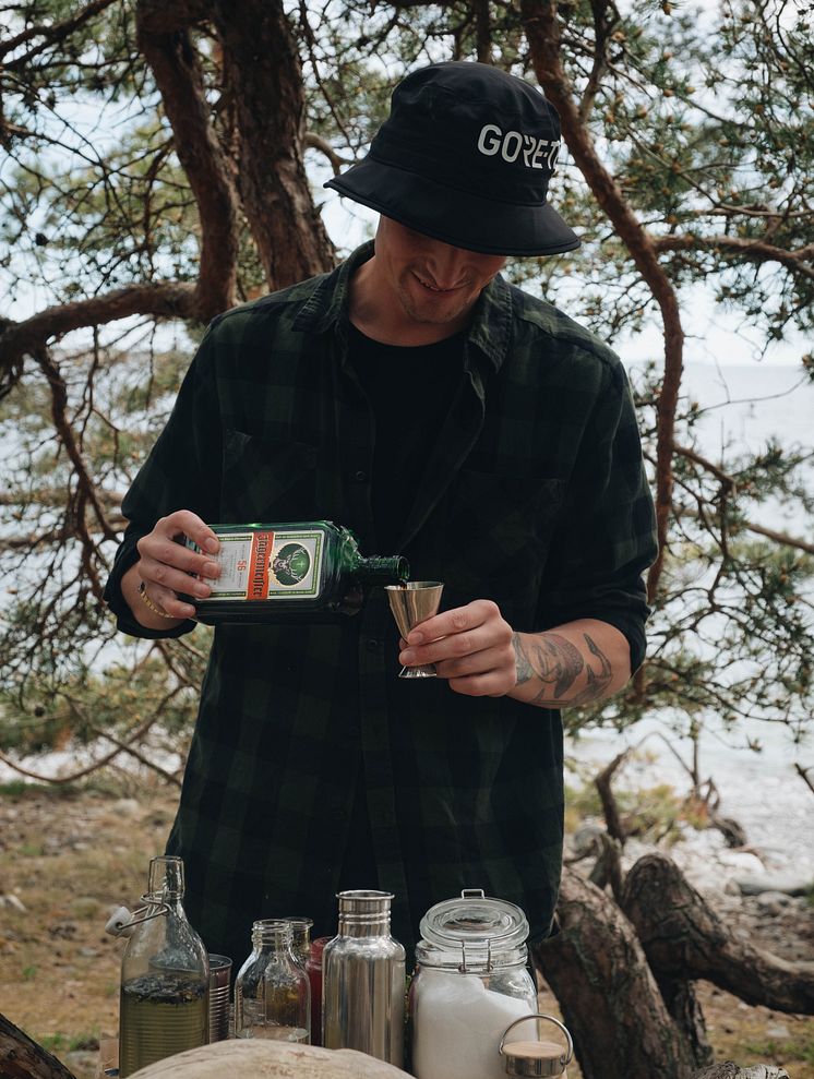 Bartender Fredrik Löwenhamn.jpg