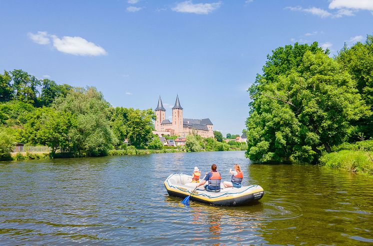 Schloss Rochlitz - Schlauchboot auf der Mulde