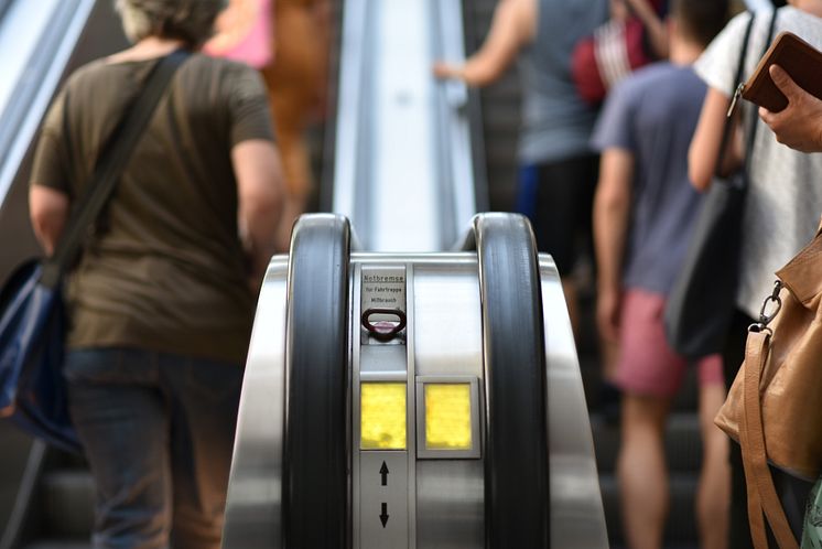 Fahrtreppe in einer Stadtbahnhaltestelle