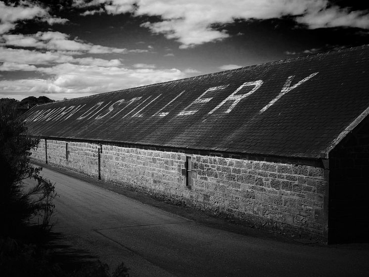 Longmorn Distillery - Black & White