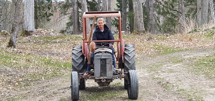 bonde och traktor