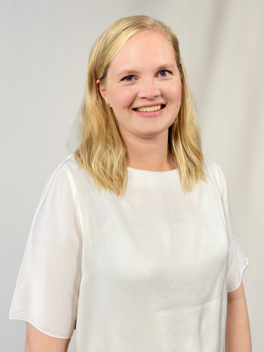 Josefin cropped.png