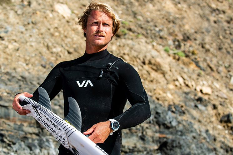 Marlon Lipke trägt die Instinct Solar Surf