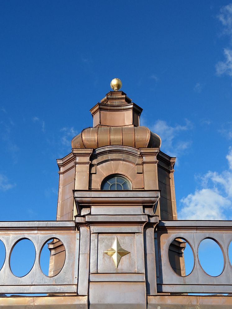 Koppartorn och förgylld stjärna, Villa Ruben Djursholm.