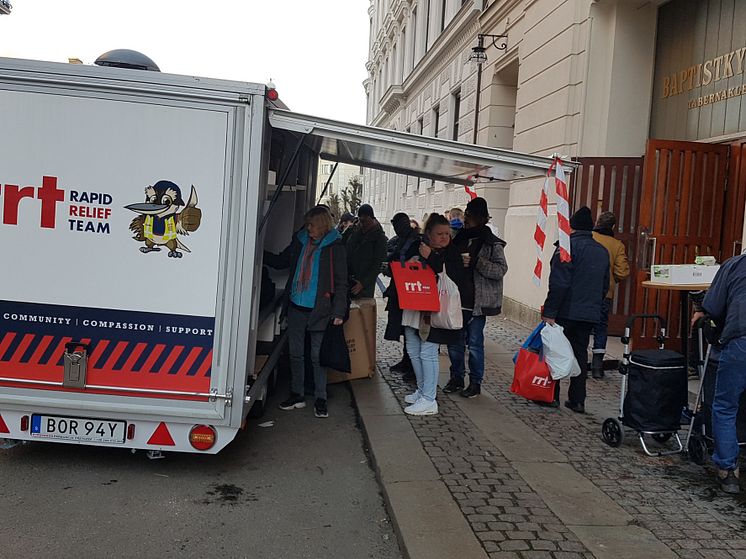 RRT dela ut till hemlös