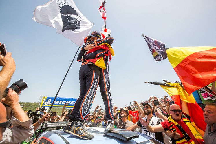 Neuville tog hem segern i Rally Italia Sardegna.