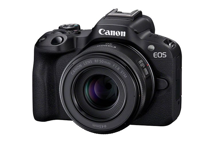 Canon EOS R50_Black_FrontSlantLeft_RF50mmF1.8STM