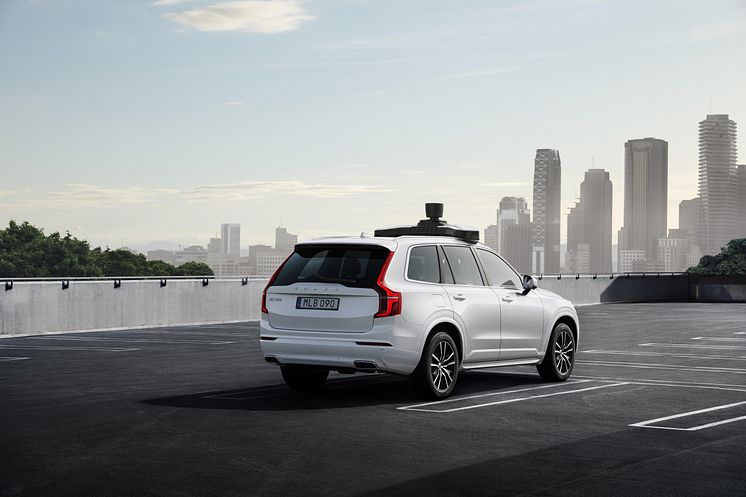 Volvo_Cars_and_Uber_present_production_vehicle_ready_for_self-driving 1