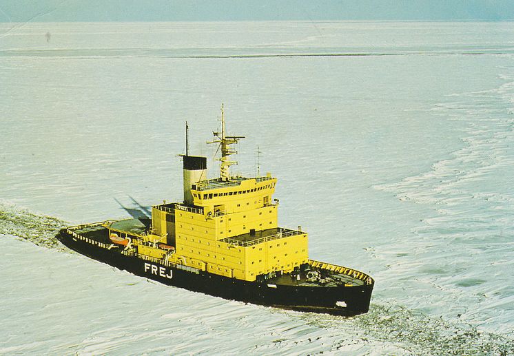 icebreaker-frej-gb79556609_1920.jpg