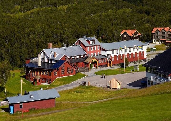 Ramundberget lockar fler sommarturister än någonsin. Här syns Ramundbergets Fjällgård.