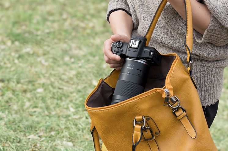 RF 75-300mm F4-5.6_Lifestyle_CINC_R7N_3886[1].jpg