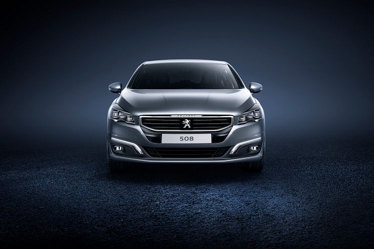 Peugeot 508 sedan front