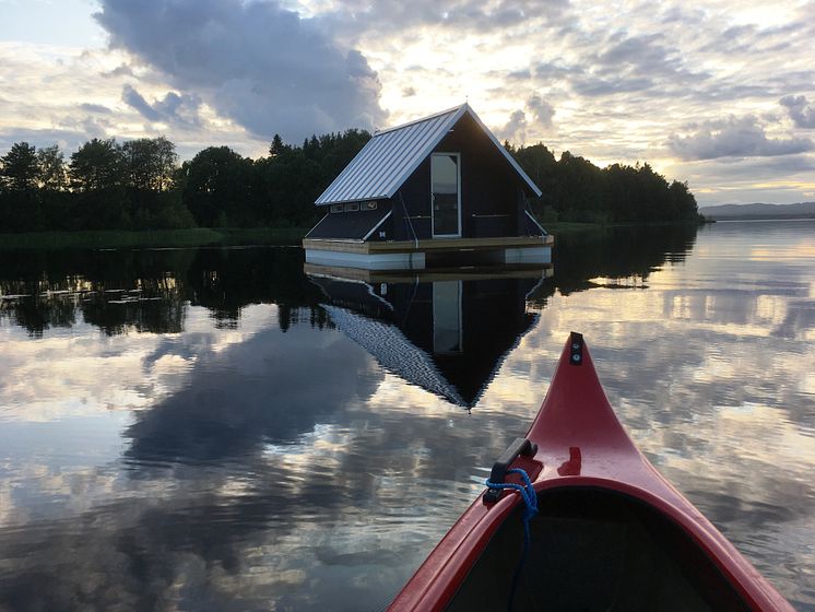 Kungshaga floating hotel room